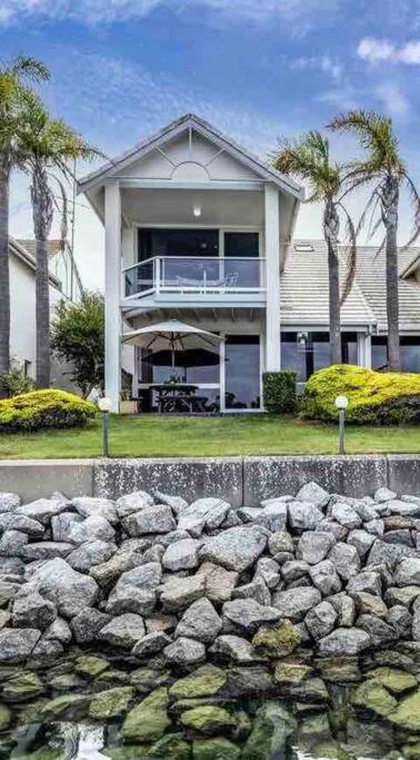 The Blacklighters-Waterfront Retreat Port Lincoln Exterior photo